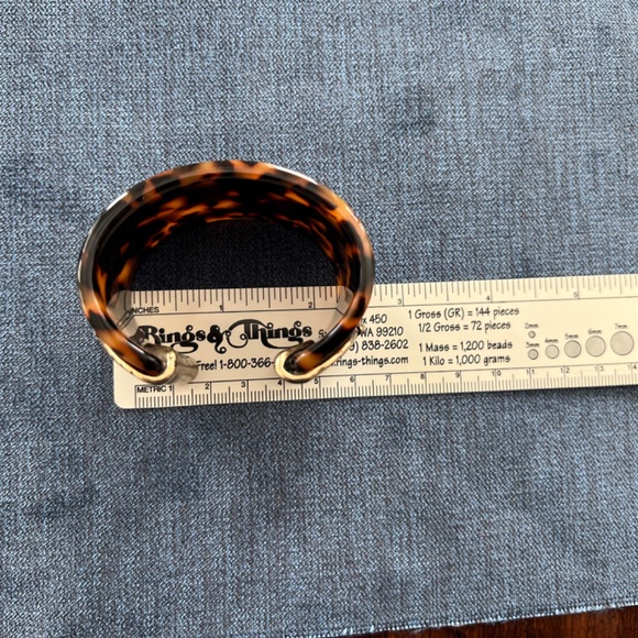 Wide tortoise cuff - Picture 2 of 4
